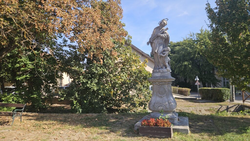 Megújul a Nepomuki Szent János-szobor